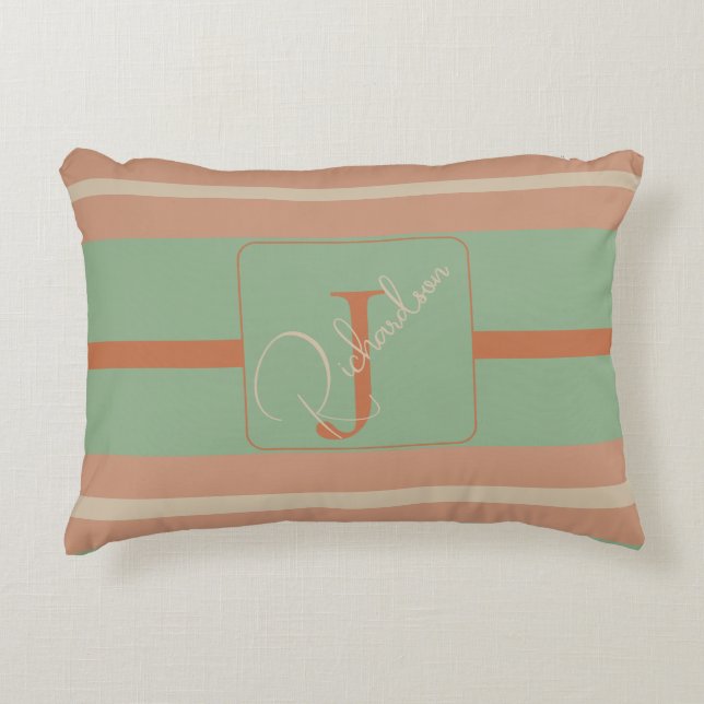 Anpassad Korall Sage Randig Monogram Boho Pastell  Prydnadskudde (Framsidan)