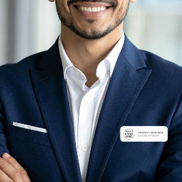 Anpassad logotyp - Namn - Titel här l Svart & Vit  Namnbricka