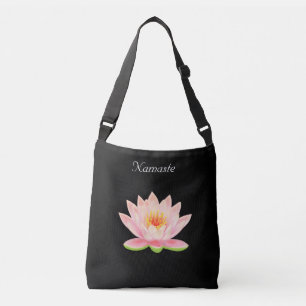 Anpassad Lotusblomma på svart Namaste Crossbody-vä Axelväska