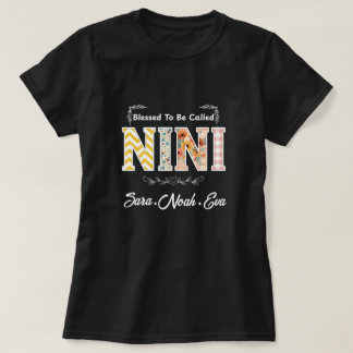 Anpassad Lycklig att kallas Nini Barn Konst Blomma T Shirt