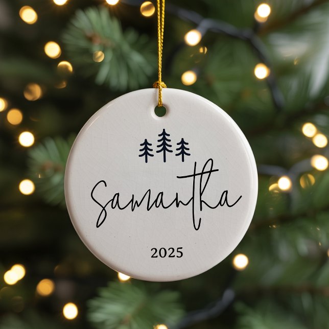Anpassad minimalistisk julgransprydnad åt henne keramik (personalized christmas ornament, minimalist ornament, family christmas ornament for her or him,)