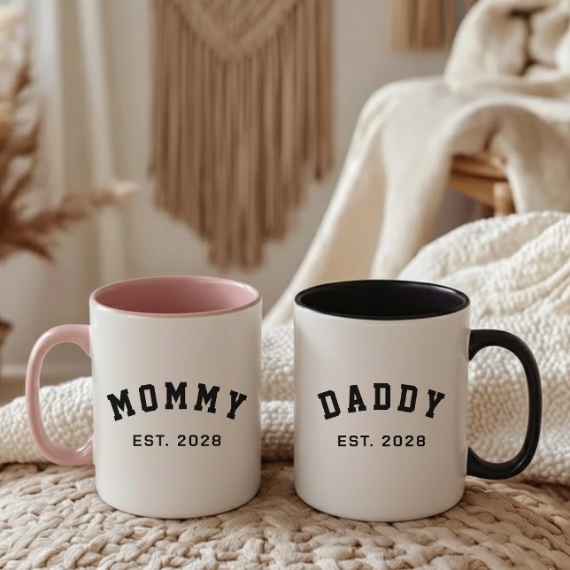 Anpassad Modern Pappa Mamma Muggpresent till bliva Två-Tonad Mugg (Modern Mom Dad Mug Gift for Future Parents, Personalized Baby Announcement Mug Gift for Mom and Dad)
