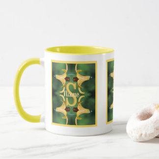 Anpassad monogram initial bokstav namn Vild lilja  Mugg