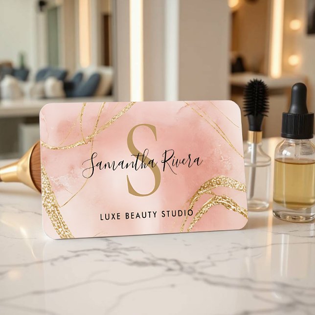 Anpassad monogrametikett i rosa och guldmarmor fraktsedel (Monogram Label in Gold Marble)