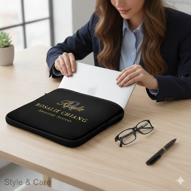 Anpassad namn- och titel laptops fodral med monogr (Custom Name & Title Laptop Case with Monogram)