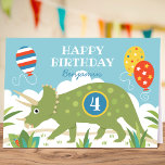 Anpassad namnålder för Dinosaur Triceratops Kort<br><div class="desc">Fira en speciell födelsedag med den här roligten med dinosaur hälsning kort. En söt design med lite Triceratops, födelsedagsballonger, polka dots och ett vänligt kryp som gömmer i löven! Anpassa mallen med din födelsedagsålder och namn. Anpassa ytterligare med ett personligt meddelande inuti. Perfekt för ett litet barns födelsedag inklusive 1:a,...</div>