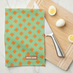 Anpassad namnmonogram modern mönster grönt orange kökshandduk