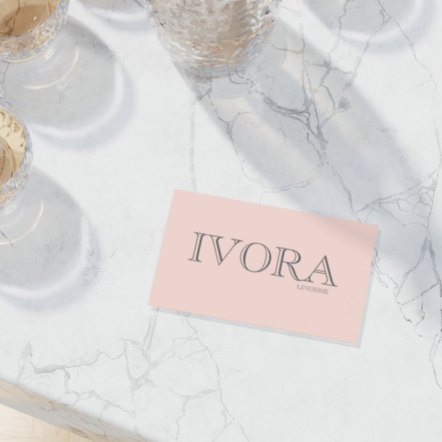 Anpassad Rosa Allure Chic Feminint Varumärkes Stil Visitkort (Skapare uppladdad)
