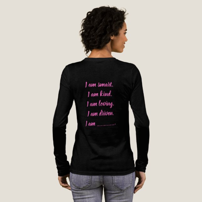 Anpassad ROSA Jag Är T Shirt (Hel baksida)