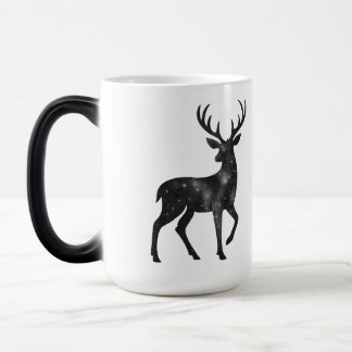 Anpassad siluett av ren med stjärnor magisk mugg