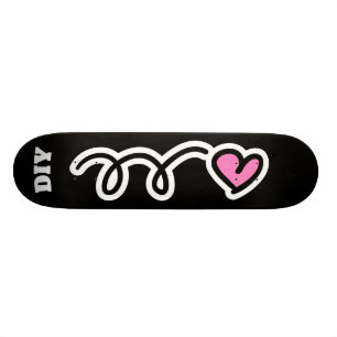 Anpassad sk skateboard med skräddarsydd rosa hjärt