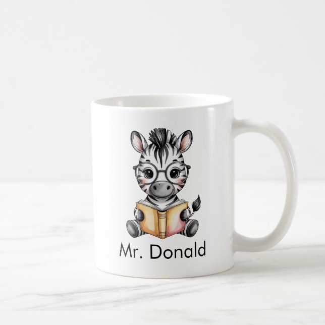 Anpassad söt babyzebra som läser en bok kaffemugg (Höger)
