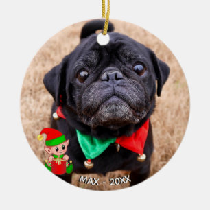Anpassad svart Pug-hundfoto med söt tomte Julgransprydnad Keramik