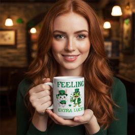 Anpassad text St. Patrick's Day Groda och Kanin Kaffemugg