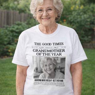 Anpassad Tidnings-Shirt, Årets Mormor T Shirt