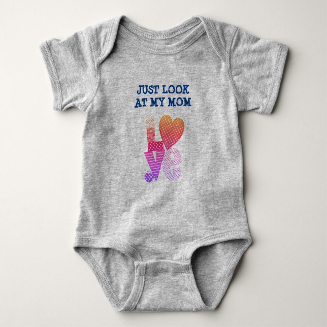 Anpassad TITTA BARA PÅ MIN MAMMA - KÄRLEK Valentin T Shirt (Framsida)