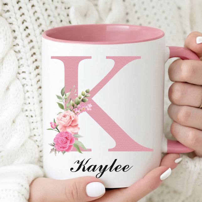 Anpassad vildblomma examensmugg present för kvinno mugg (Floral Monogram Mug New Mom Gift for Her, Personalized Pink Floral Mug Bridesmaid Proposal Gift)