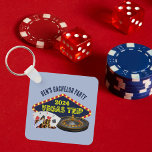 Anpassade Bachelor Party Las Vegas Resa Casino<br><div class="desc">Anpassa dina egna nyckelkedjor för bachelor-partiet till en Las Vegas resa. En nyckelkedja för personlig i coola med spelkasinokalklamrar som kortdäck,  poker chip och roulette-hjul med Vegas Resa i gult-skript. Roligt spelare ger dig en viktig gåva till dina marskalkar och bästa man.</div>