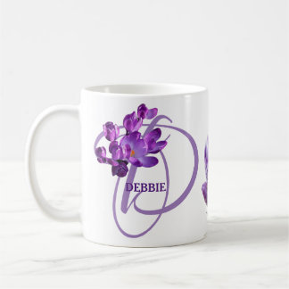 Anpassade Debbie namn lila crocus blommigt Kaffemugg