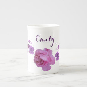Anpassade Emily namn rosa ros lila blommigt  Benporslin Mugg