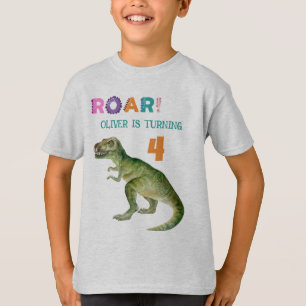 Anpassade födelsedags-gäst i centrum Dinosaurie t- T Shirt