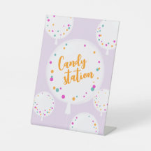 Anpassade för fotgängarskylt lilak