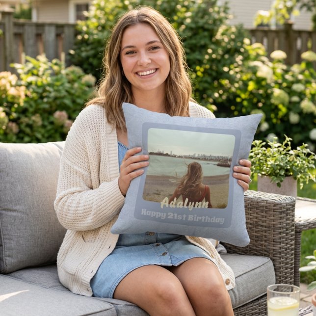 Anpassade fotogåvor för 21-årig kvinna blå kudde (Custom Photo Gifts for 21 Year Old Female Blue Throw Pillow)
