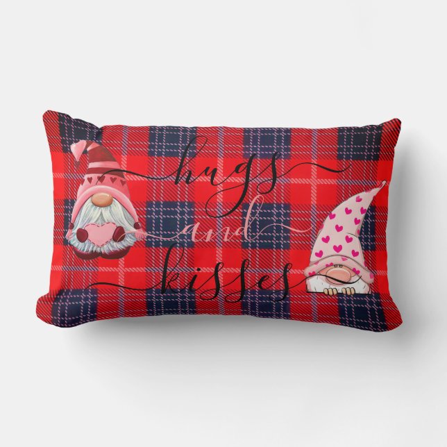 Anpassade HUGS & KISSES Gnome Buffalo-rutig Valent Lumbarkudde (Framsida)