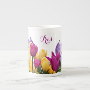 Anpassade Iris namn vacker vår blommor Benporslin Mugg