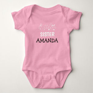 Anpassade Little Sister Baby Namn infunderad flick T Shirt