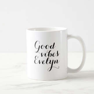 Anpassade Namn Good Vibes Evelyn Inspirational Kaffemugg