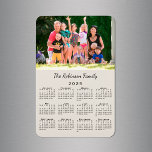 Anpassade Photo och Namn Tan 2025 Calendar Magnet<br><div class="desc">Anpassa en 2025-kalendermagnet med de människor du kärlek. Byt ut exempelfotot och namn mot ett eget i sidlisten. Anpassningsbarna finns i ett modernt svart skriptteckensnitt. Under den är det en liten svart kalender på en brant bakgrund. Det gör en underbar anpassningsbar. Upphovsrätt till kalender © Claire E. Skinner. Alla höger...</div>