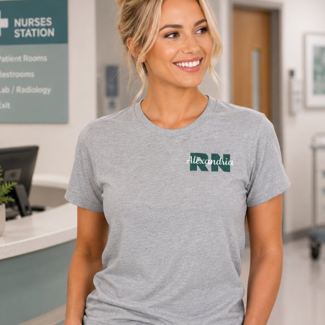 Anpassade RN-uppgifter med namn T Shirt (Skapare uppladdad)