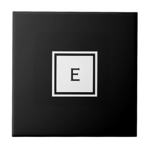 Anpassade Svart och vitt monogram keramiskt platto Kakelplatta