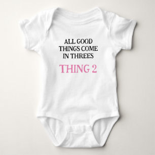 Anpassade triplets Gift, Bytesnummer och Färg. T Shirt