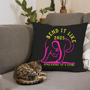 Anpassadet "Bend It like 2025" Yoga Cat Kudde
