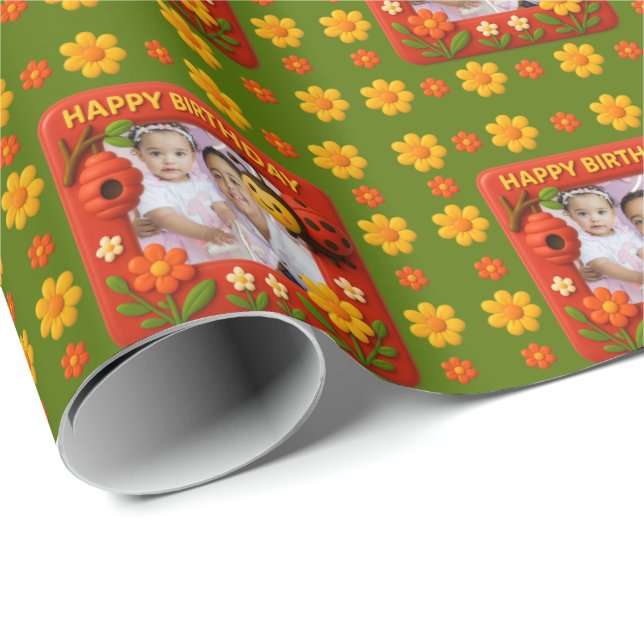 Anpassadet Cute Ladybug Birthday Photo Presentpapper (Rullad Hörn)