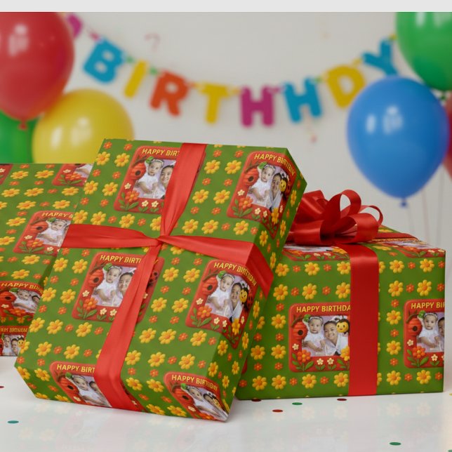 Anpassadet Cute Ladybug Birthday Photo Presentpapper (Skapare uppladdad)