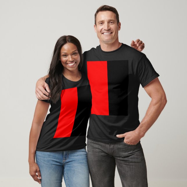 ANPASSADET konstig Red and Black T Shirt (Unisex)