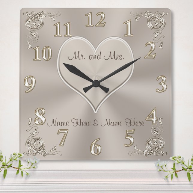 Anpassadet Mr. och Mrs. Gifts Champagne Clock Fyrkantig Klocka (Personalized Bridal shower gifts. Heart gift, Taupe Wall Clock. Personalized wall clock wedding gift)