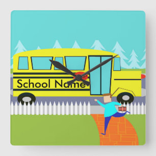 Anpassadet som fångar skolbussen, tar tid på fyrkantig klocka