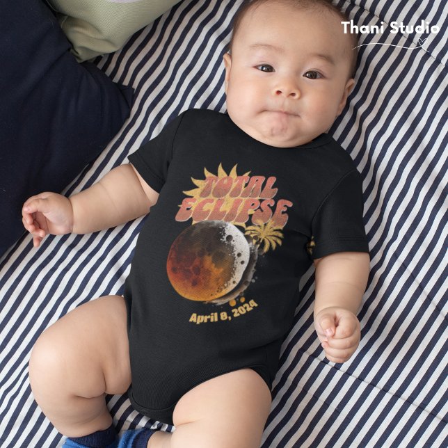 Anpassadets datum - totalt antal Eclipse Modern Vi T Shirt (Skapare uppladdad)