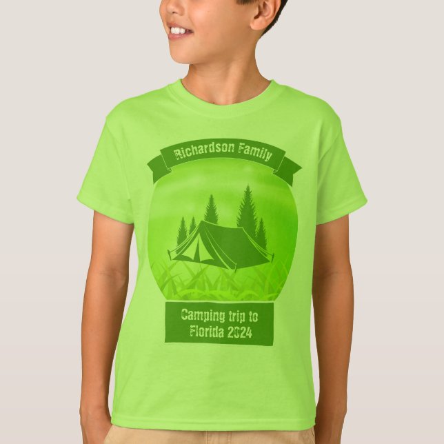 Anpassadets familj matchande grönt tält camping t shirt (Framsida)