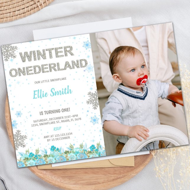 Anpassadets inbjudan till Winter Wonderland Party (Green Floral Winter ONEderland Invitations photo)