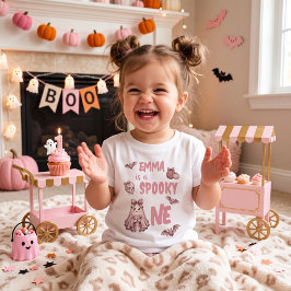 Anpassat namn är en kuslig Pinkoween-flicka T Shirt