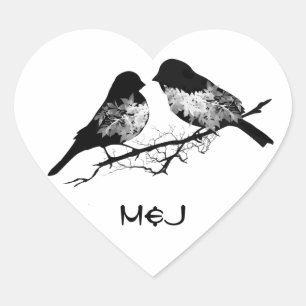 Anpassat namn eller monogram Love birds Hjärtformat Klistermärke