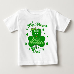 Anpassat namn Flicka först St. Patrick's Day Tee Shirt