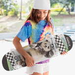 Anpassat namn för Cute Panda-kontroll för modern C Mini Skateboard Bräda 18,5 Cm<br><div class="desc">Skateboard med det anpassade namnet Cute Panda Checkered Modern Collage har personligen namn i modern typografi med ett kollage av panda-spel i snö och uppklippt papper. Anpassa genom att redigera texten i textrutan. Ge en anpassningsbar har gjort en gåva, skateboard-personlig till din favoritskateboarder för jul, födelsedag eller din BFF. Designad...</div>