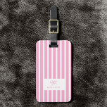 Anpassat namn för Cute Rosa Bow Coquette Preppy Bagagebricka<br><div class="desc">Pressa upp ditt bagage i rosa rand och en tjusig båge! Lägg till ditt namn för ett coquette-core-utseende som är sött,  gigantiskt och helt på trenden. Perfekt för glam vibes på resan!</div>