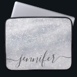 Anpassat namn för elegant Silver Glitter Laptop Fodral<br><div class="desc">Skydda din bärbara dator i stil med vårt eget namn Laptop sleeve i Elegant Silver Glitter. Den här sleeven i personlig har en enastående utformning i silver glitter och ger dig en gnutta glöd samtidigt som du skyddar enheten från repor och stötar. Perfekt för studenter och professioneller!</div>